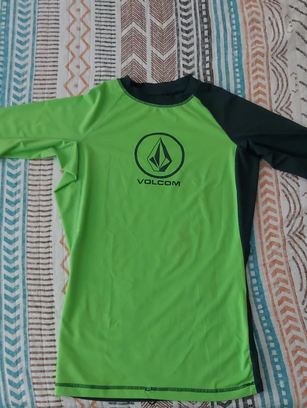 Volcom Rashguard - Picture 1 of 2